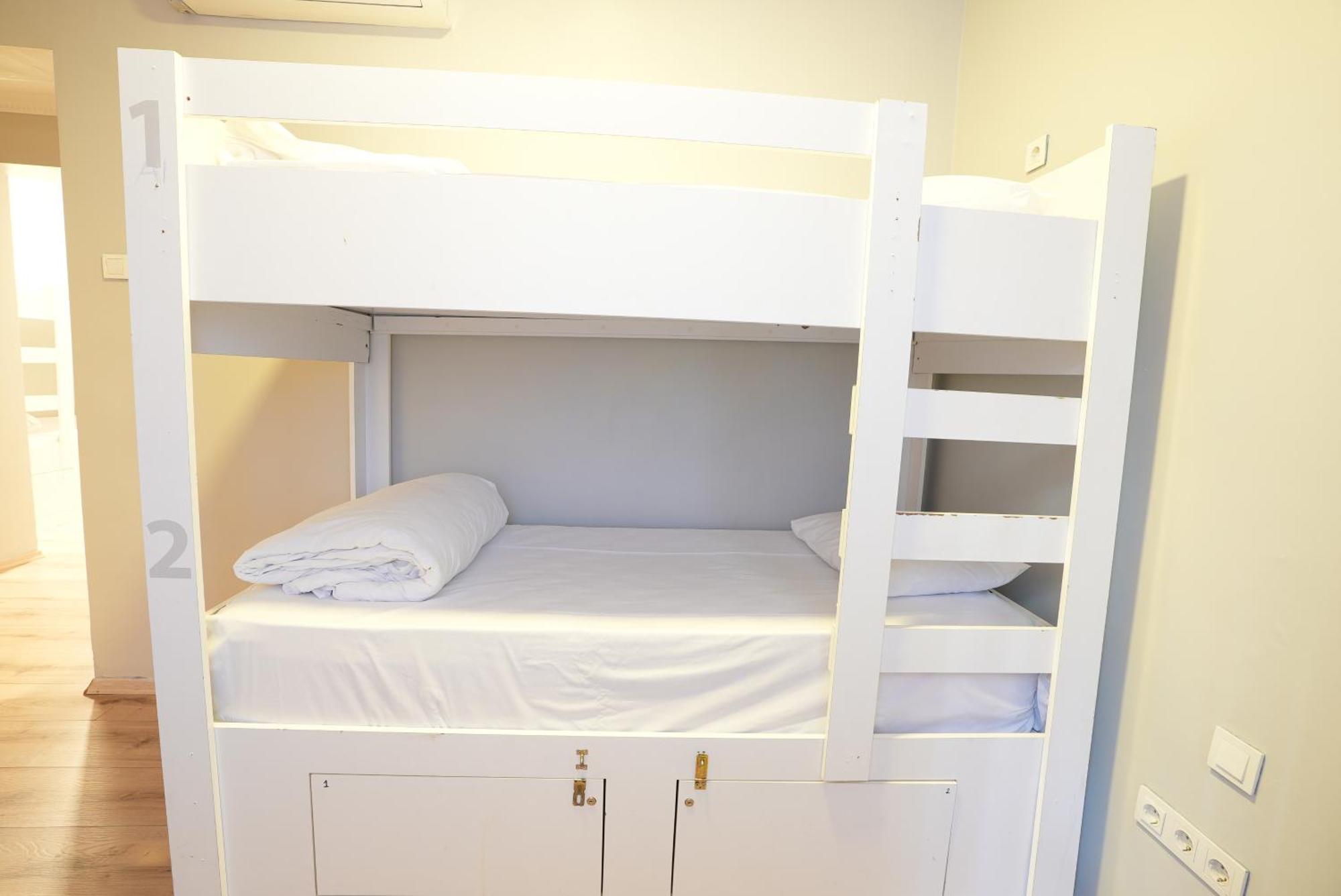 Cheers Vintage Hostel Istanbul Exterior photo A bunk bed