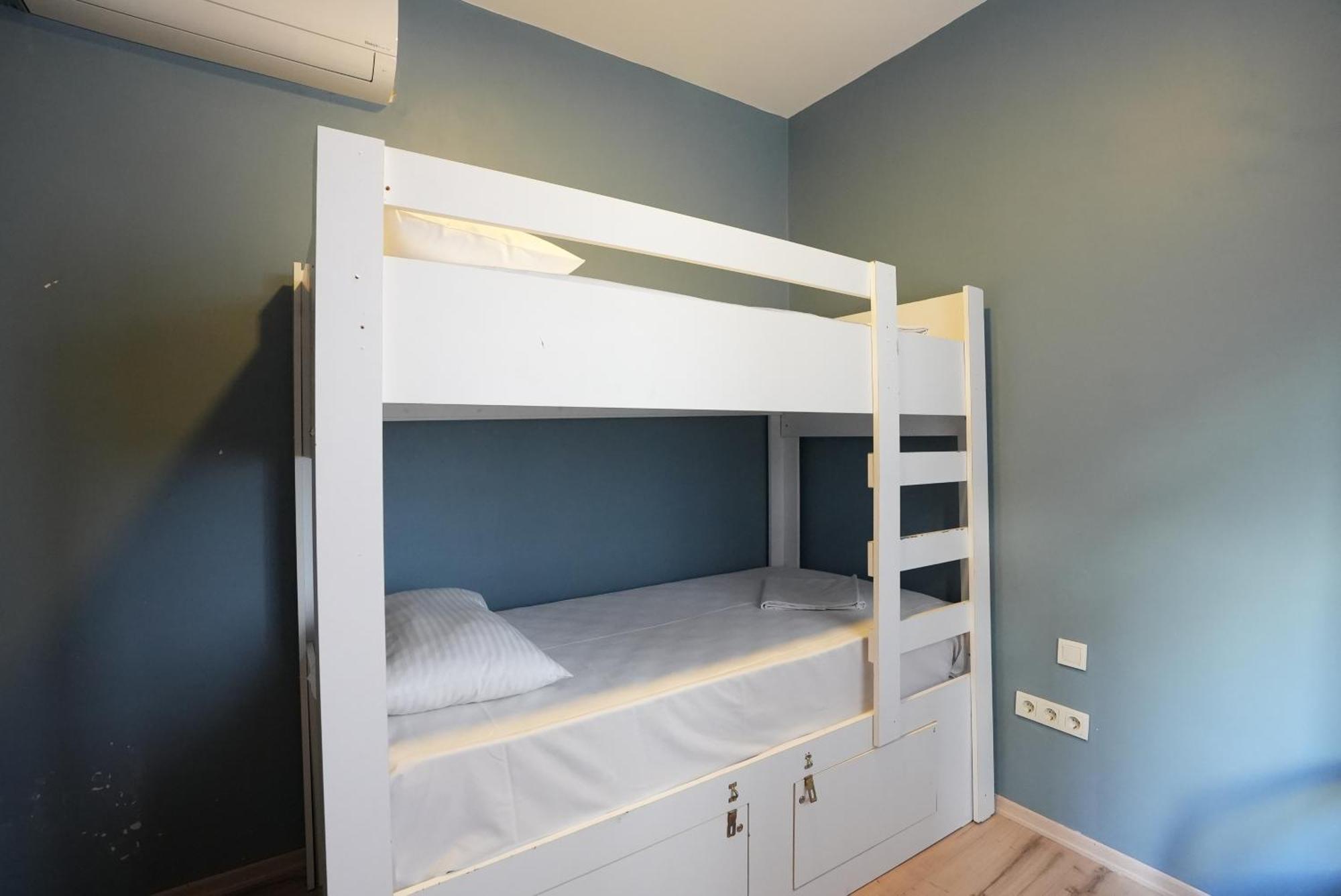 Cheers Vintage Hostel Istanbul Exterior photo A bunk bed