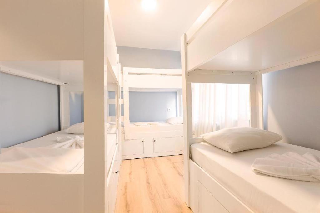 Cheers Vintage Hostel Istanbul Exterior photo A capsule hotel in Tokyo