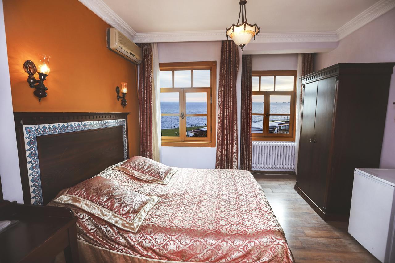 Cheers Vintage Hostel Istanbul Exterior photo A bedroom in a hotel