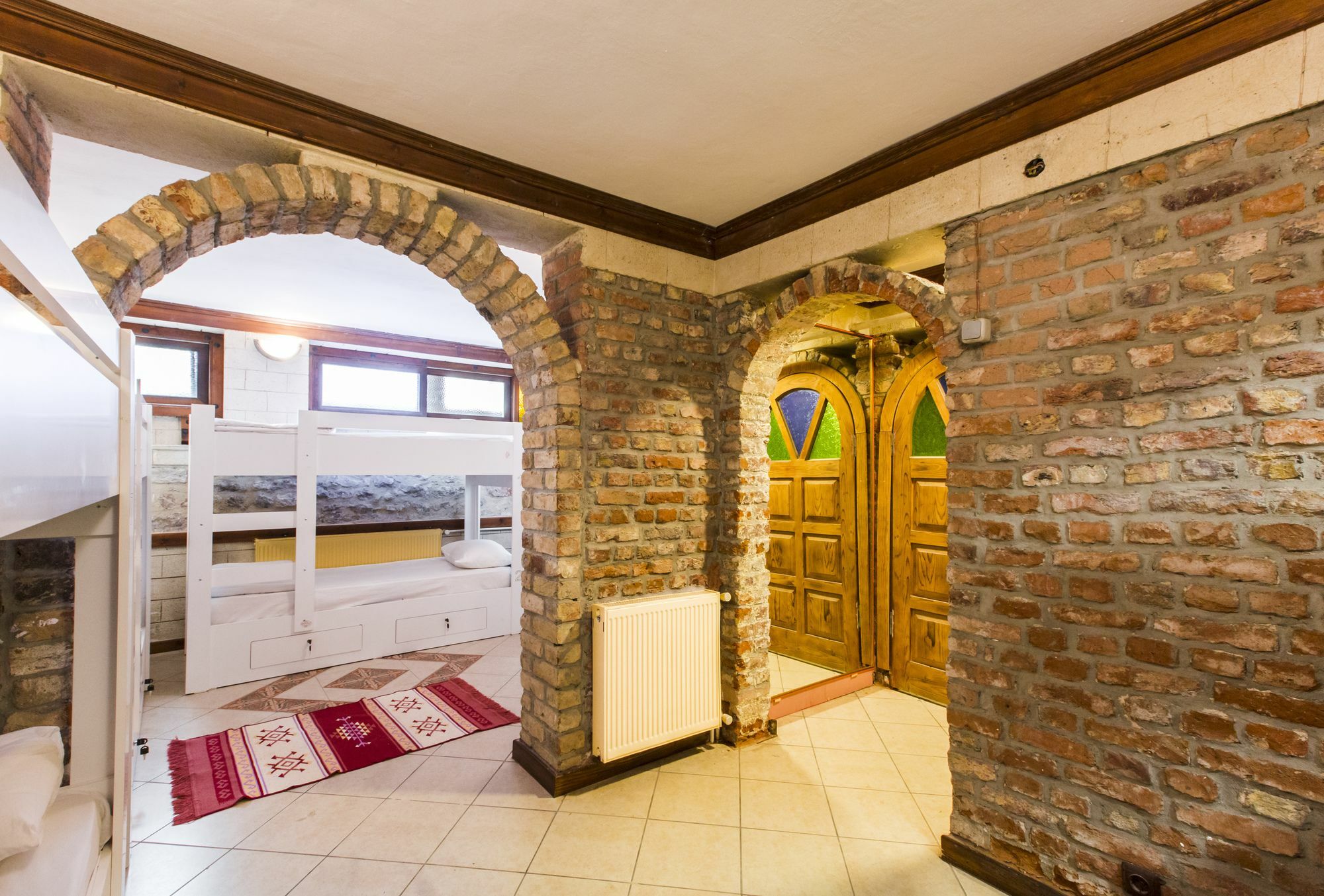Cheers Vintage Hostel Istanbul Exterior photo Interior of the house